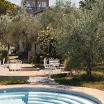 Studio-apartment Mit Garten- Grill- Pool Und Aussicht By Interhome Apartman *