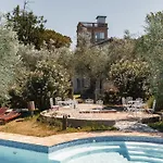 Studio-apartment Mit Garten- Grill- Pool Und Aussicht By Interhome *