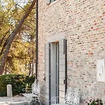 Lägenhet Studio-apartment Mit Garten- Grill- Pool Und Aussicht By Interhome *